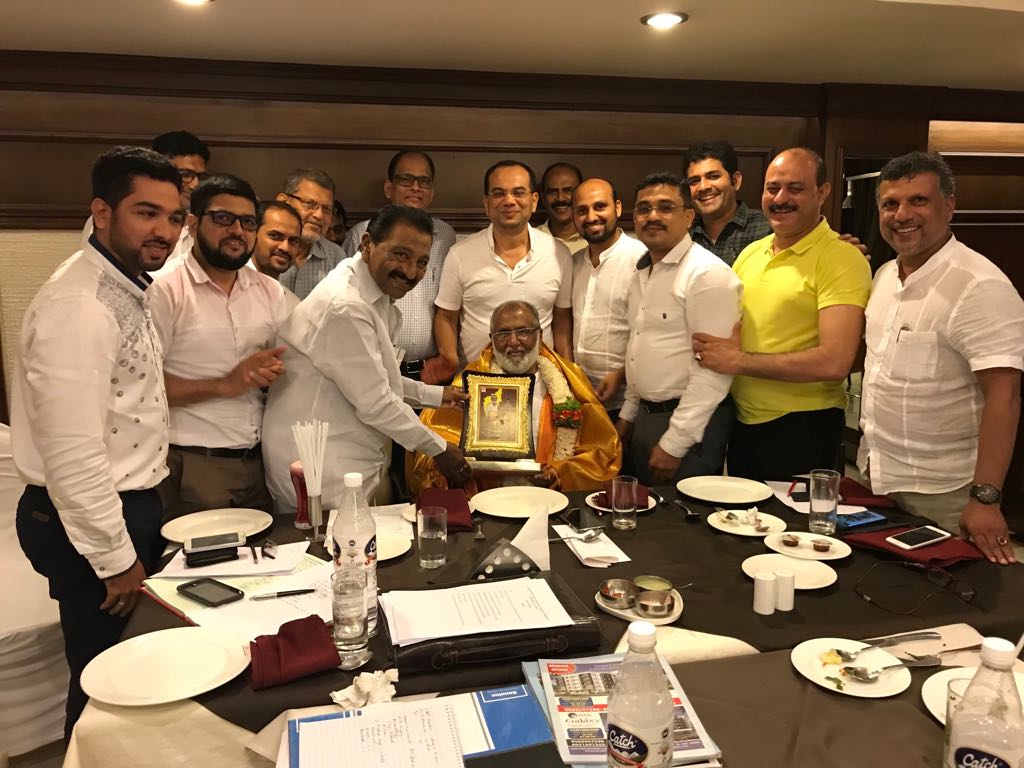 ರಾಜ್ಯೋತ್ಸವ ಪ್ರಶಸ್ತಿ ಪುರಸ್ಕೃತ ಹಾಜಿ ಎಸ್.ಎಂ.ರಶೀದ್ ಅವರಿಗೆ ಸನ್ಮಾನ